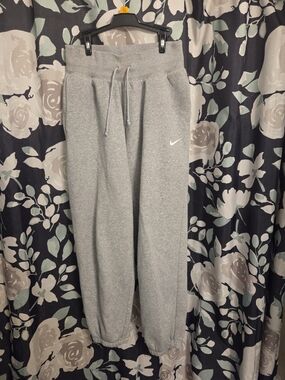 Nike Women's Grey Jogger Pants